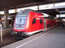 Der letzte Westfalen-Express aus Minden trifft in D�sseldorf ein. Die sp�teren Z�ge der Linie RE 6 fahren nur bis Dortmund Hbf.