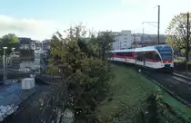 Der ABe 130 004-5  Stanserhorn  verl�sst am 05.11.12, �ber die mit Vierschienengleis ausger�stete zB-Strecke, den Bahnhof Luzern und passiert dabei das Bahnhofsgebiet, in dem sich die Drehscheibe befindet. In einer Woche sind solche Aufnahmen Geschichte f�r immer.