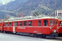 RhB - ABDe 4/4 484 II am 04.05.1991 in Chur - Gleichstromtriebwagen Arosabahn - Baujahr 1957- SWS/BBC - 480 KW - Gewicht 43,00t - 1./2.Klasse Sitzpltze 12/24 - L�P 17,77m - zul�ssige Geschwindigkeit 65 km/h - �2=08.11.1990 - Logo RhB in deutsch. Lebenslauf: 11/1997a - 11/1998 verkauft an Museumsbahn La Mure. Hinweis: Die Triebfahrzeugserie bestand aus 6 Fahrzeugen mit den Nummern 481II bis 486II, die ersten f�nf, von der RhB zu 481I bis 485I umnummerierten Fahrzeuge wurden komplett zerlegt und mit neuen Wagenk�sten wieder aufgebaut, gescanntes Dia
