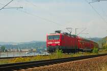 Nahverkehr an der Rheinstrecke 143 280-6 in Richting Neuwied.