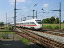 Der ICE Hamburg - Berlin bestehend aus ICE-T  Arnstadt  und  Reutlingen  kommt auf Bchen zu, 04.07.2005
