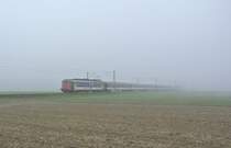 Ersatz IR 2125 zwischen Deitingen und Wagen an der Aare. Anstelle des EWIV Pendels verkehrt diese Woche zwischen Z�rich-Biel-Z�rich als 2120/2125 ein 8-teiliger RBe Doppel Pendel. Im Bild ist der RBe 540 034-6 an der Spitze, 15.11.2012.