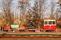 Ein Bauzug MUV 69.2 mit Kranich auf Bahnhof Kralupy am 13. 11. 2012.