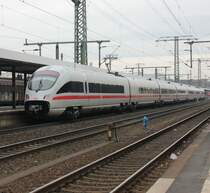 ICE-T mit Ziel Frankfurt(Main)Hbf. beim Planhalt am 10.11.2012 in Fulda.