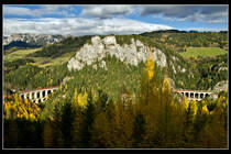 Kleine Semmering Serie: Kalte Rinne Totale mit G�terzug mit 44er Doppel mit der Rax im Hintergrund, 7.11.2012