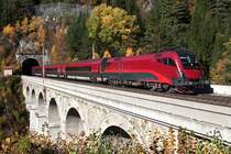 railjet 556 (Graz -  Wien Meidling), unterwegs am Krausel-Klause-Viadukt kurz vor Breitenstein. Die Aufnahme entstand am 22.10.2012.