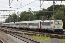 Die 1872 schiebt am 18.7.12 ihren Zug aus dem Bahnhof Brugge.