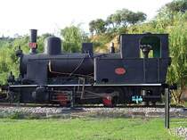 Schmalspur-Dampflok E1 am 12.05.2006 im Bahnhof Regua, Industrie-Standardlok von Henschel, Rangierlok bis 1987 in Regua.