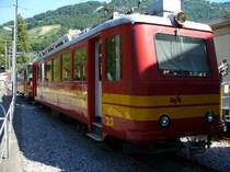 Triebwagen BDeh 2/4 23 der( BVB = Bex - Villars - Bretaye.. 1000 mm ..TPC Gruppe )vor dem Depot in B�vieux am 30.07.2006