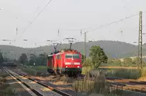 Nachdem sie ihre RE-Z�ge sicher nach Bebra gebracht hatten, kamen 111 190 und 111 102 lz zur�ck in Richtung S�den. Aufgenommen in Mecklar am 25.07.2012.