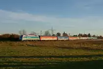 183 002 mit Alex 357 (nach Prag) und 84014 (nach Hof) am 29.10.2010 bei M�nchen-Feldmoching.