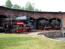 Lokparade vor&acute;m Schwarzenberger Lokschuppen am 29.07.06
