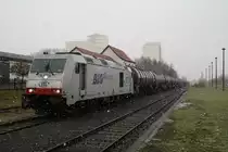 Nur noch die Lok umh�ngen und dann ins Tanklager nach Lederhose. 285 108-7 von ITL steht am 29.11.2012 in Niederp�llnitz. Den Tankzug Hamburg-Lederhose Tanklager hat der TF in Delitsch(sachs.) �bernommen. Gr��e an den TF!
