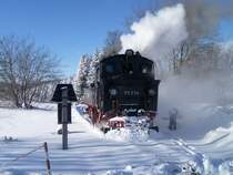 99 516 war am 01.12.12 Spurlok bei der Museumsbahn Sch�nheide. Hier in St�tzengr�n.