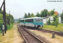 772 139 f�hrt als RB aus Gr�fenroda im Bahnhof Ohrdruf ein, Mai 2001.