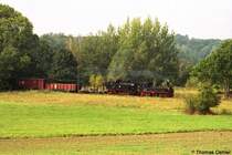 99 1608 und 99 713 bef�rdern im September 2005 einen GmP nach Radeburg. Hier am Gro�teich kurz vor B�rnsdorf.