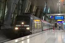 101 141-0  Bahn-Azubis gegen Hass und Gewalt  mit EN 421 K�ln Hbf - Wien-Westbahnhof in Frankfurt-Flughafen Fernbf. 27.09.12