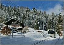 Diskret fügt sich der CEV Beh 2/4 ins Landschaftsbild ein. 
Bei Lally, den 30. Nov. 2012