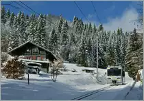 Diskret fügt sich der CEV Beh 2/4 ins Landschaftsbild ein. 
Bei Lally, den 30. Nov. 2012