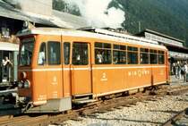 Bem 4/4 6 der MIB = Meiringen Innerkichen Bahn ( ex OEG Triebwagen )im Bahnhof von Innerkirchen im Oktober 1985