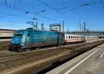 101 016 mit einem IC am 28.02.2009 am M�nchener Hbf.