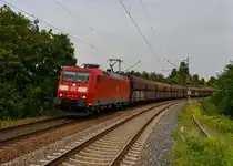 185 175 mit einem Kohlezug am 23.08.2012 unterwegs bei Laaber.