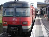  (4)20 258-6 steht am 23.April 2006 als S2 nach Niedernhausen in der Station Dietzenbach Bahnhof. Das soll der einzigste 420er sein, bei dem eine 4 vor der 20 fehlt.
