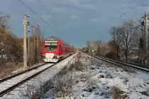 RB bei der Einfahrt in Zwickau P�lbitz nach Zwickau Hbf, Schublok ist 143 205-3. 01.12.2012