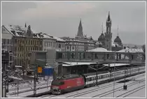 BB-Fotografentreffen Konstanz 08.12.2012. IR 2122 aus Z�rich f�hrt in Konstanz ein. Schiebelok ist eine Re460. (08.12.2012)