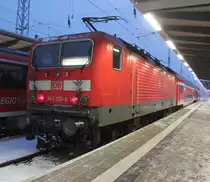 143 210-3 mit S 3 von Rostock Hbf nach G�strow kurz vor der Abfahrt im Rostocker Hbf.09.12.2012