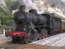 Museumslok 740 244 im Bahnhof von Taormina-Giardini f�r Filmaufnahmen der italienischen Rundfunkgesellschaft RAI (Titel:  Il Bell'Antonio ) - 30.10.2004
