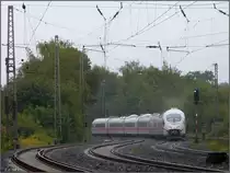 Von Br�ssel �ber Aachen geht es weiter nach K�ln f�r diesen ICE 3. Bildlich
festgehalten bei Regenwetter im Oktober auf der KBS 480 bei Eschweiler (Kr.Aachen).