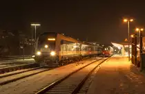 Nun war es soweit.Die ALEX Verbindung N�rnberg <--> Prag gibt es nicht mehr.Somit ist nun eine traditionelle und langj�hrige Verbindung Geschichte.
 Wer nun zwischen den St�dten hin und her fahren will,muss nun umsteigen oder kann das  tolle  Busangebot der DB nutzen.

 Das Bild zeigt den EX/ALX 354  Jan Hus  als allerletzten Zug von Prag nach N�rnberg mit 223 071 in Amberg.(8.12.12)