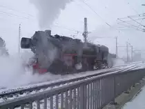 Am 09.12.12 fuhr ein Sonderzug von Nossen nach Zwickau/Sachs. Hier nach der Ankunft in Zwickau/Sachs. Hier ist die 52 8131-6 bei der fahrt nach Glauchau zum drehen.