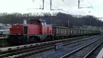 Die Am 841 002-9 t�tigt am 06.12.12 in Ependes die Abholung von 11 Eaos von SBB Cargo.
Eigentlich erwartete ich den Besuch einer E-Lok, was in j�ngster Vergangenheit auch �blich war.