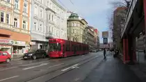 Bombardier Flexity der IVB als Tram 3 (Anichstra�e/Rathausgalerien-Amras) bei der Triumphpforte in Innsbruck am 8.12.2012.