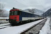 Der BDt EWII 50 85 82-33 922-4 steht mit einem RE Pendel, welcher Mo-Fr zwischen Bellinzona und Chiasso eingesetzt wird, �bers Wochenende in Bellinzona abgestellt, 15.12.2012.