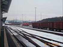 Blick �ber den Regionalbahnsteig und Rangierteil des ICE Bahnhofes Montabaur. DIe Kamera steht an Gleis 5B