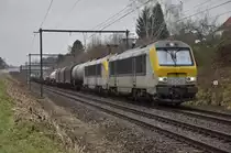 1306+1305 mit einem Mischer bei Oud-Heverlee. Aufgenommen am 18.12.2012