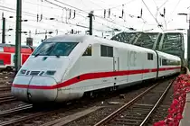 402 020-2 ICE  Eberswalde  Auffahrt auf die Hohenzollernbr�cke in K�ln - 18.10.2012