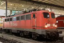 DB Cargo / Schenker 140 528-1 mit einer CNL nach Paris in M�nchen HBF am 14.12.2012