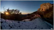 Sunset in Slovenia - Mit den letzten Sonnenstrahlen, rollt SZ 541 104  Mammut  mit einem Habbins Ganzzug �ber Koper Rampe talw�rts. Links im Hintergund, die Hafenstadt Koper. 
Panorama Version Loka 12.12.2012