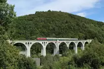 218 387-9 �berquerte mit einem Sonderzug das Viadukt in Willingen (Upland) am 02.09.2012