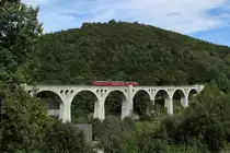 Ein dreifacher VT 98 fuhr am 02.09.2012 �ber das Viadukt in Willingen (Upland)