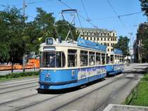 M�nchen-Tram Wagen 2412 am 19.08.12 am Stachus
