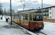 Innsbruck STB SL 6 (Mittelgebirgsbahn): Der GT8 87 h�lt abfahrtbereit am 23. Februar im Bahnhof Kurort Igls.