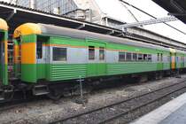 บชส. 611 (บชส = BTC/Bogie Third Class Carriage) am 08.Juni 2012 im Bf. Hua Lamphong. 

