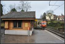 Be 2/2 14 verl�sst die Haltestelle St-Eloi und wird bald in Orbe eintreffen. (18.12.2012)