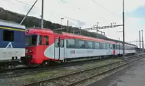 Die beiden SOB Wagen, ABt 50 48 39-35 150-0 und der B 50 48 20-35 351-5, warten in Stein-S�ckingen auf die Verschrottung, 26.12.2012. 

