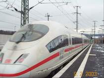 Ein ICE-3 in Montabaur auf Gleis 4. Er hat gerade ausfahrt in Richtung K�ln